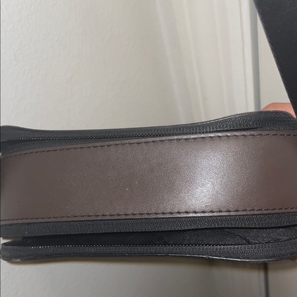 Michael Kors Tan and brown purse and Gucci key holder - Picture 4 of 14